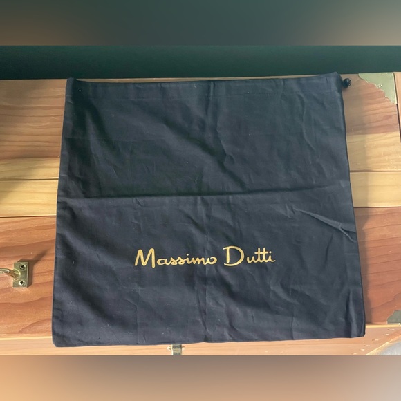 Massimo Dutti Drawstring Black 13x14” and White 12.5x14” Cotton Dust Bags - Picture 2 of 6